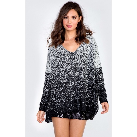 ✔️sold✔️WILDFOX Pixel Party Tunic Sweater NWT - Picture 2 of 4